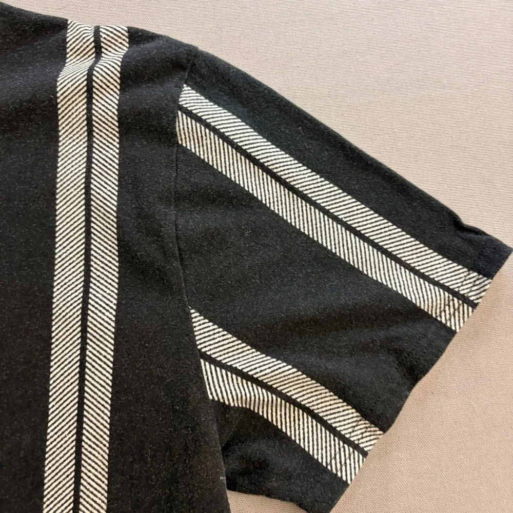 Hollister Mens XL Black Gray Vertical Stripe Script Logo Cotton T Shirt